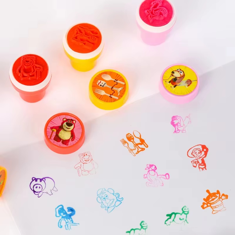 2026@@Cartoon Toy Story Stamp  - đánh giá và giá Travel Accessories Disney